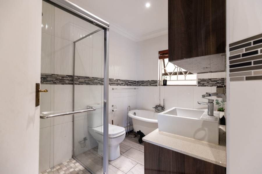 4 Bedroom Property for Sale in Bluewater Bay Eastern Cape